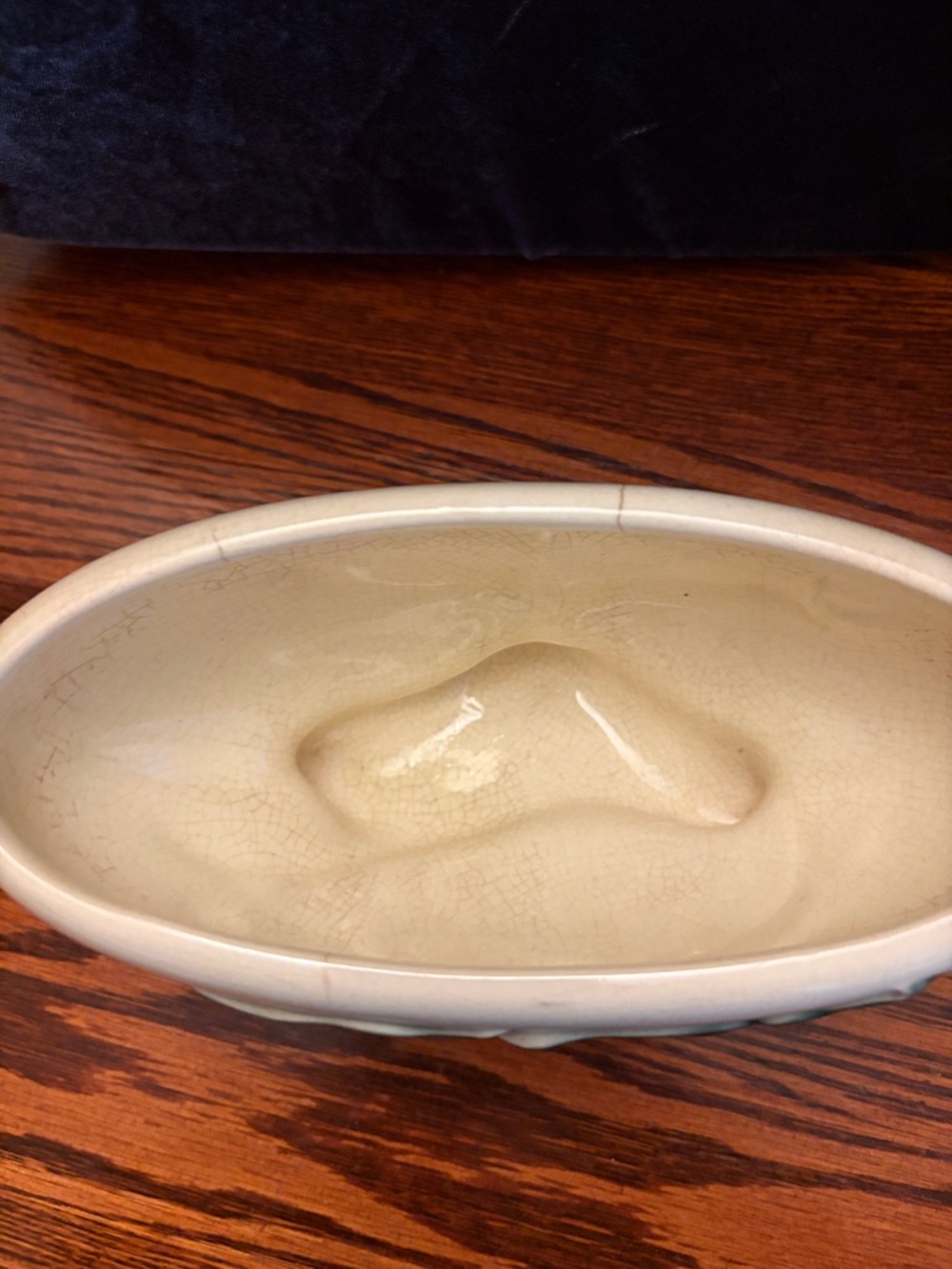 Ceramic Ivy-Leaf Footed Planter Bowl - Cream with Green - Picture 3 of 14